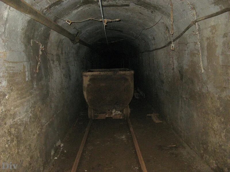 сланцевый рудник штольни ульяновск. поселок сланцевый рудник ульяновск. сланцевый рудник саратовская область озинский район. сланцевый рудник ульяновская область. сланцевый рудник озинский район.