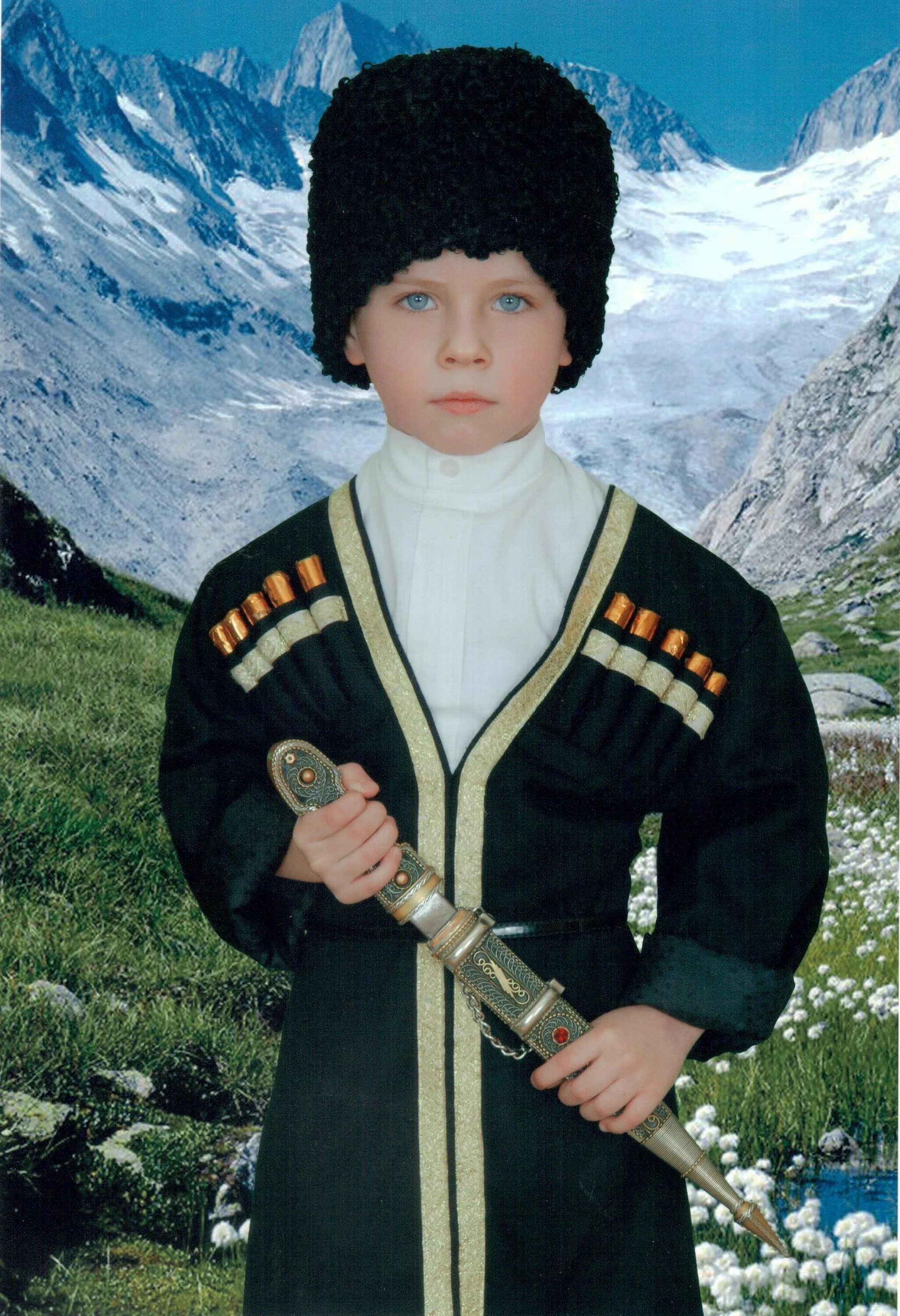 Северная Осетия национальный костюм. Северная Осетия национальный костюм мужской. Сев Осетия нац костюмы. Национальный костюм осетинцев. Костюм осетина