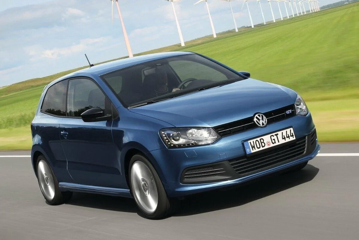 Купить поло 1 6. Фольксваген поло хэтчбек. Volkswagen Polo 2010 Blue. Фольксваген поло 6 синий. Фольксваген поло 2016 ГТ.