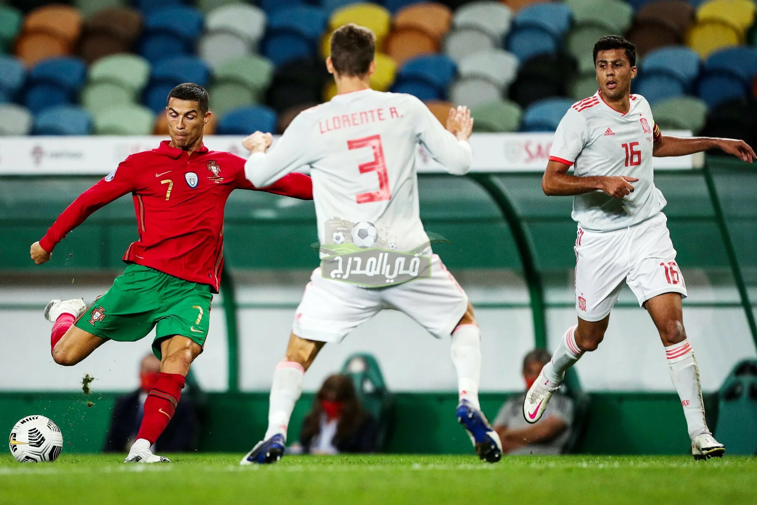 Криштиану роналду 2022. Эмерик лапорт сборная испании. Эмерик ляпорт в сборной испании. Португалия испания 2018. Криштиану испания португалия.