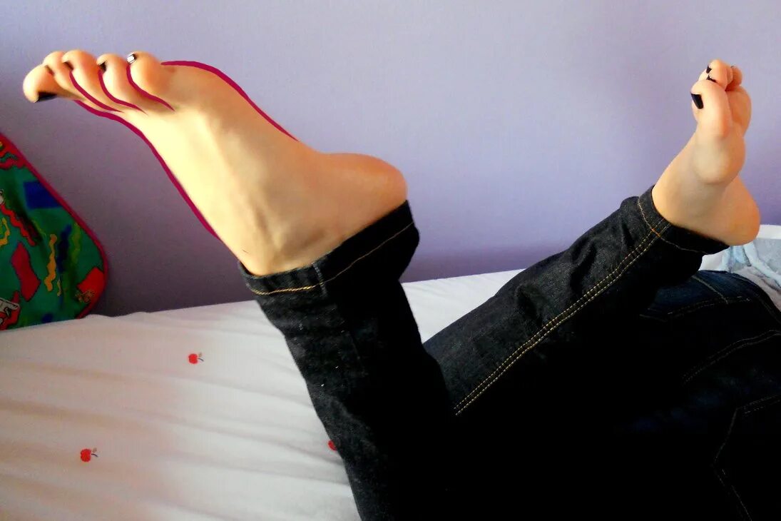 Блондинка teen feet. Солес феет 10 +. 4 feet. Подружка feet. 4 feet.