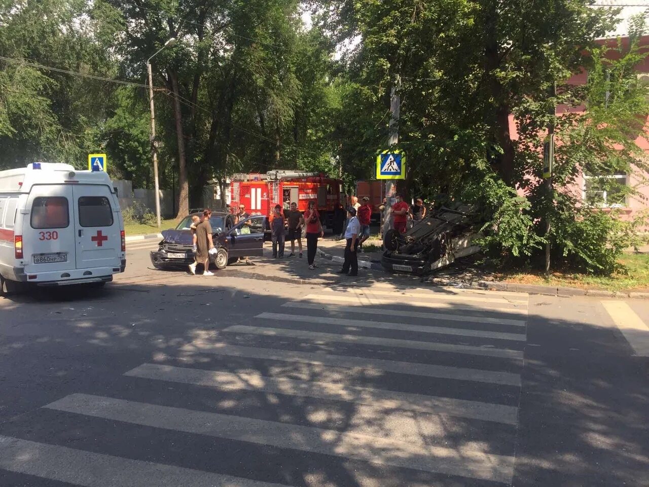 Авария на Большевичке 24.07.2022 Новосибирск. Авария в Журавках Кировский район 7.07.2023 ВАЗ 21099. В Ягодном ВАЗ 21099 сбил женщину. Что случилось в Самаре возле ладьи туда проехала МЧС 18.06.2022. Что творится в самаре