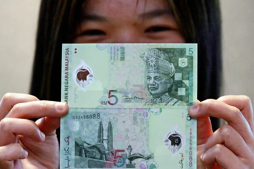 Синг деньги. Пластиковые деньги. Пластиковые банкноты. Австралийские деньги пластиковые. Пластиковые деньги Малайзии.