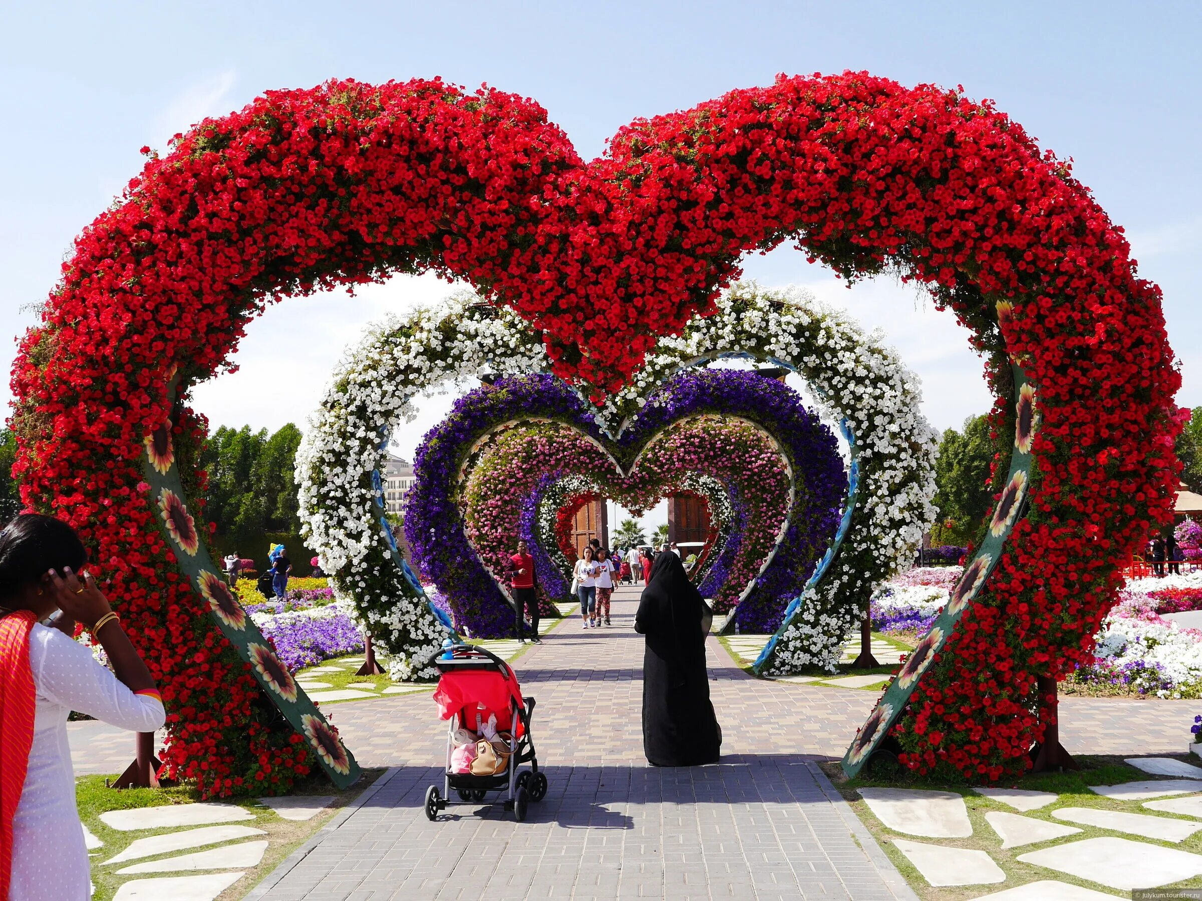 Грозный аллея цветов. Чечня грозный парк. Парки в грозном. Чечня грозный цветочный парк. Город грозный цветочный парк.