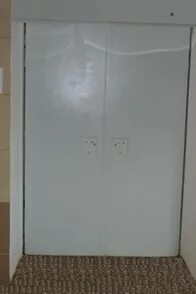 Лифт с распашными дверями
