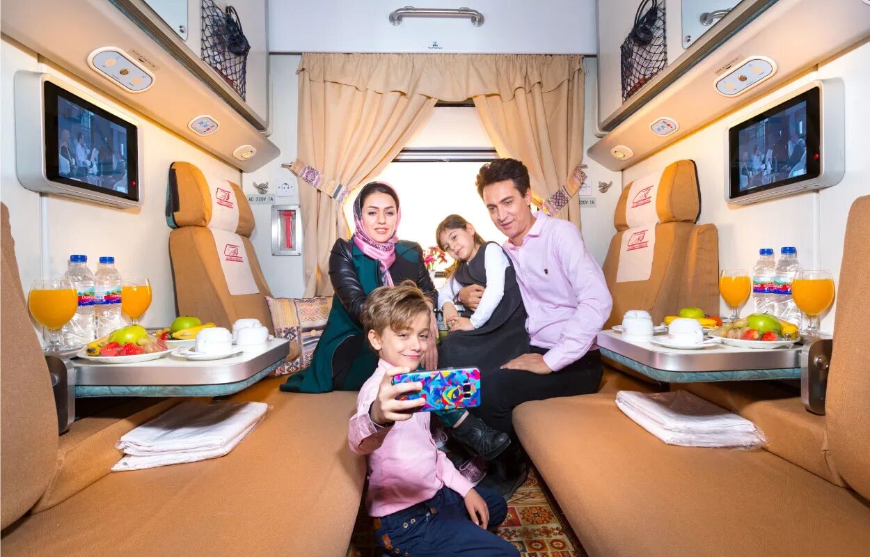 Train something. Fadak train. поезд fadak иран. поезд фадак шираз. fadak 5-star train.