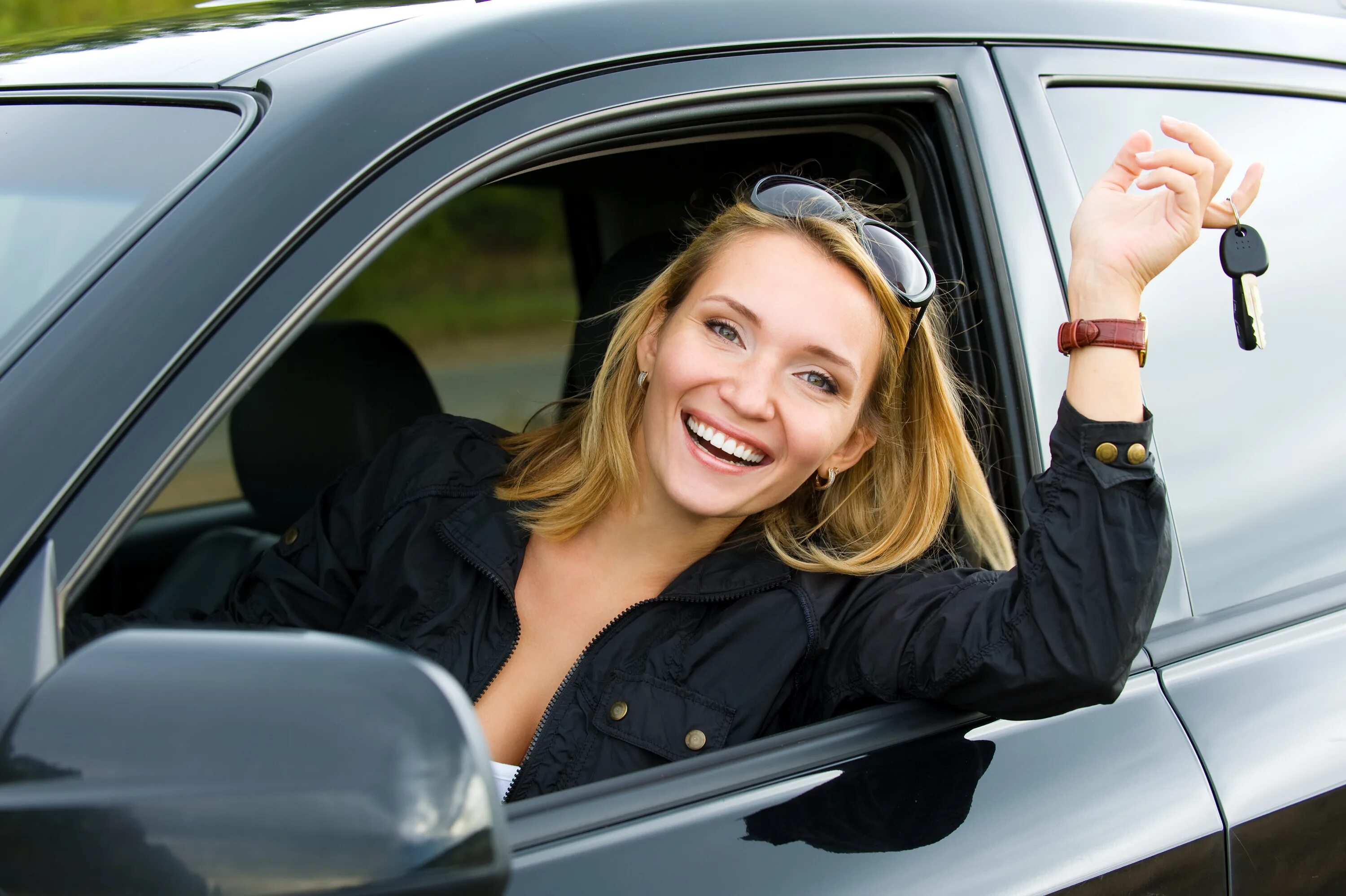 A car s life. Женщина за рулем. Женщина в автомобиле. Машины для женщин. Женщинамза рулем.