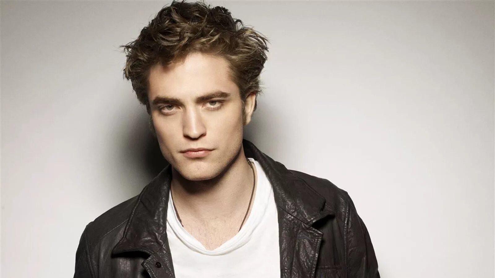 Лучший любимый актер. Роберт паттинсон. актер роберт паттинсон. robert douglas thomas pattinson. роберт паттинсон обои.