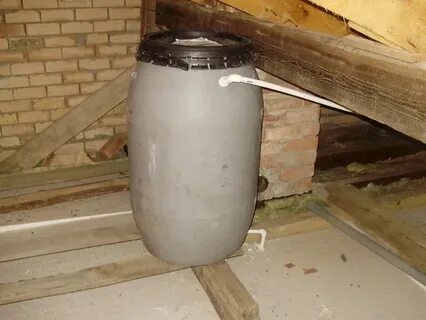 Расширительный бак на чердаке
