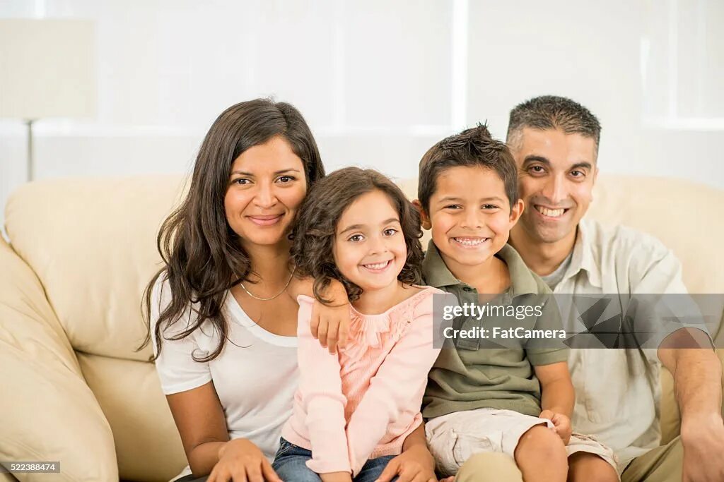 Family siblings bahasa indonesia. Пиктограмма брат. Family siblings bahasa indonesia. Семья биневски. Иллюстрация большой семьи.