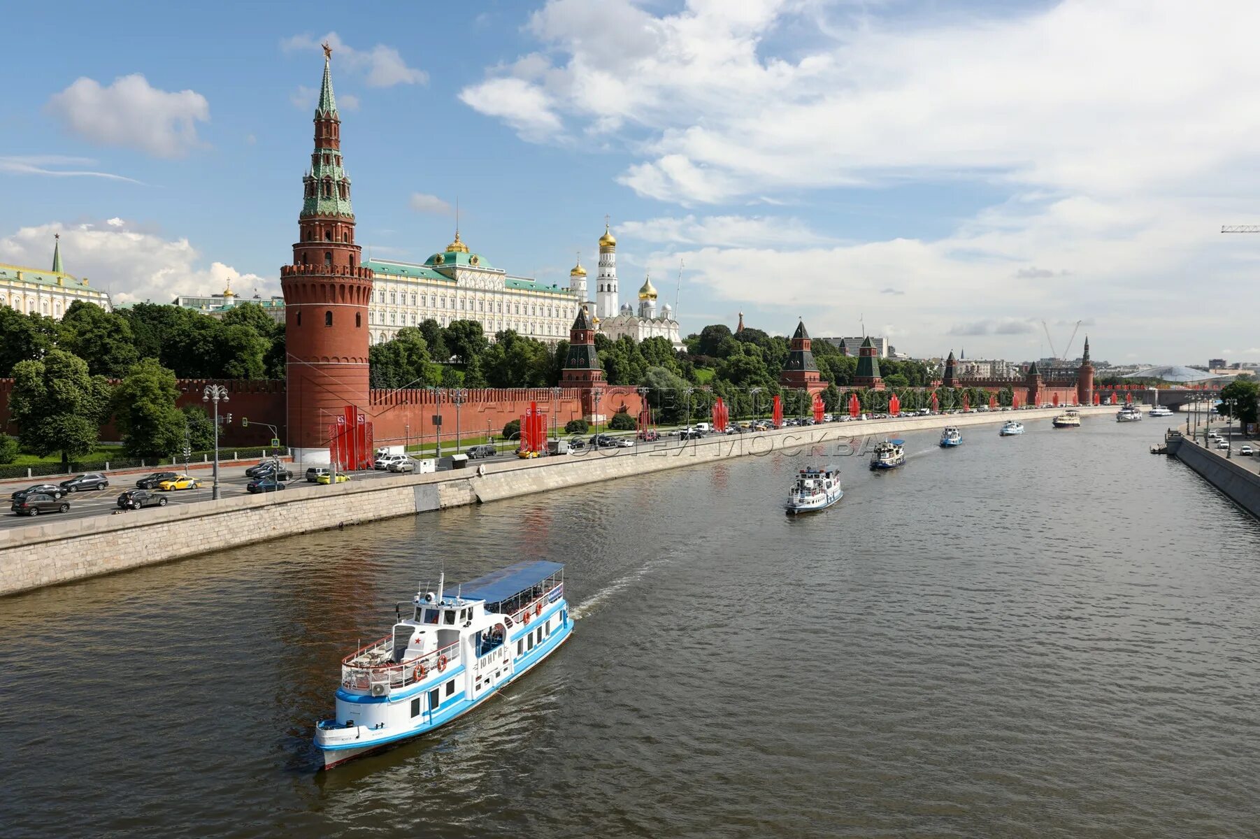 Москва река в можайске. Москва 1903 год. Москва-река обмелела 1930 год. История москвы реки. Москва кремлевская набережная 1910 год.