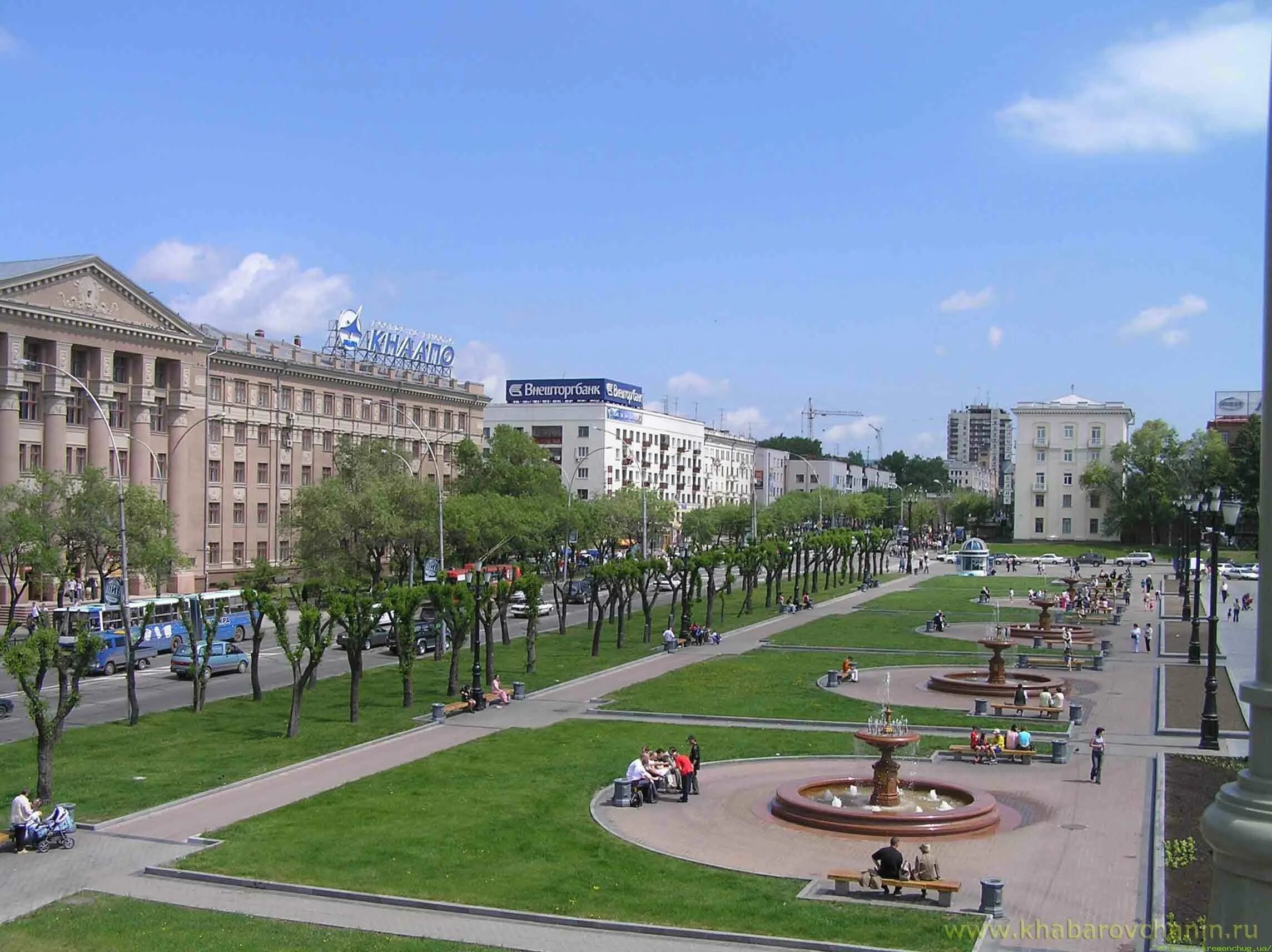 Площадь Ленина Хабаровск. Площадь Ленина фонтаны Хабаровск Хабаровск. Площадь Ленина Хабаровск площадь. Площадь имени Ленина Хабаровск фонтан. Пл имени