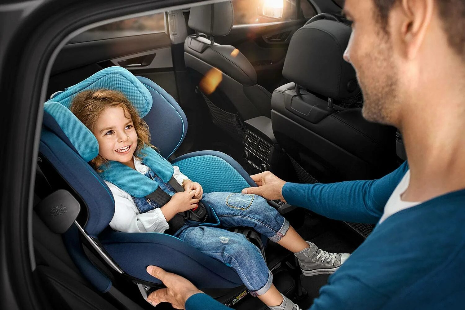 Автокресло для родителей. Recaro Zero 1. Детское кресло рекаро. Детский кресло для автомобиля. Детское автокресло в машине.