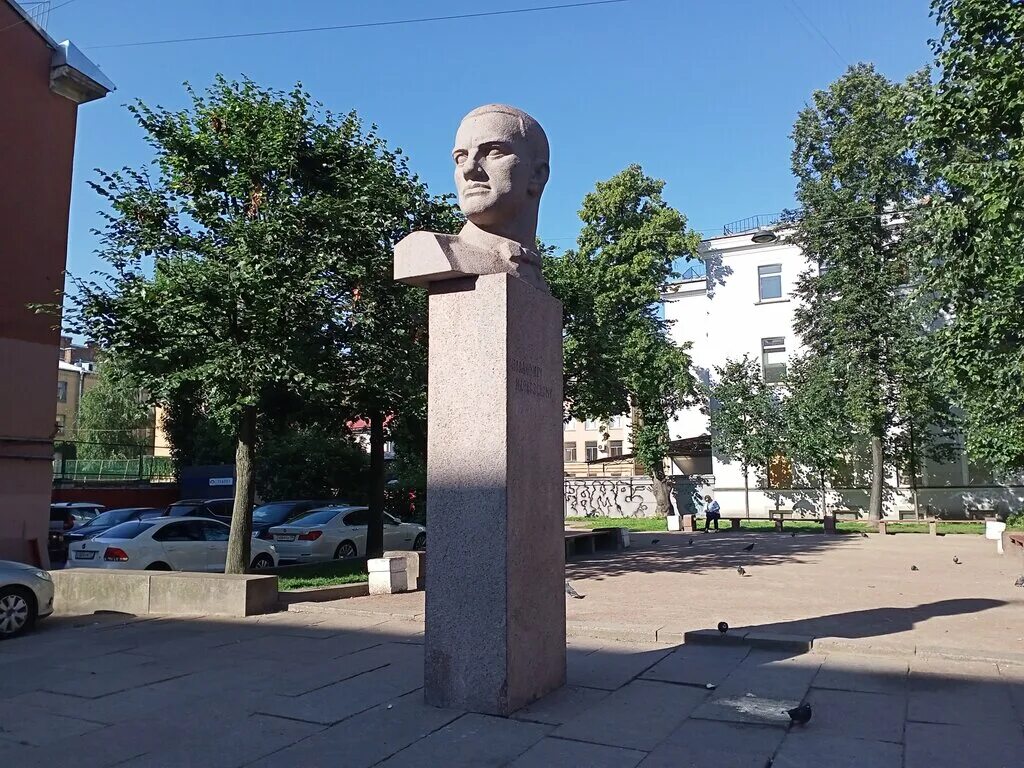 Памятник владимиру маяковскому в санкт-петербурге. Маяковский питер. Маяковский питер. Ул маяковского 28 санкт-петербург. С.