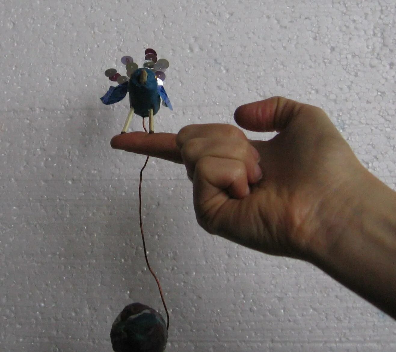 игрушка балансир птица. игрушка балансир птица. научная игрушка своими руками. игрушка с центром тяжести. игрушка балансирующая бабочка.