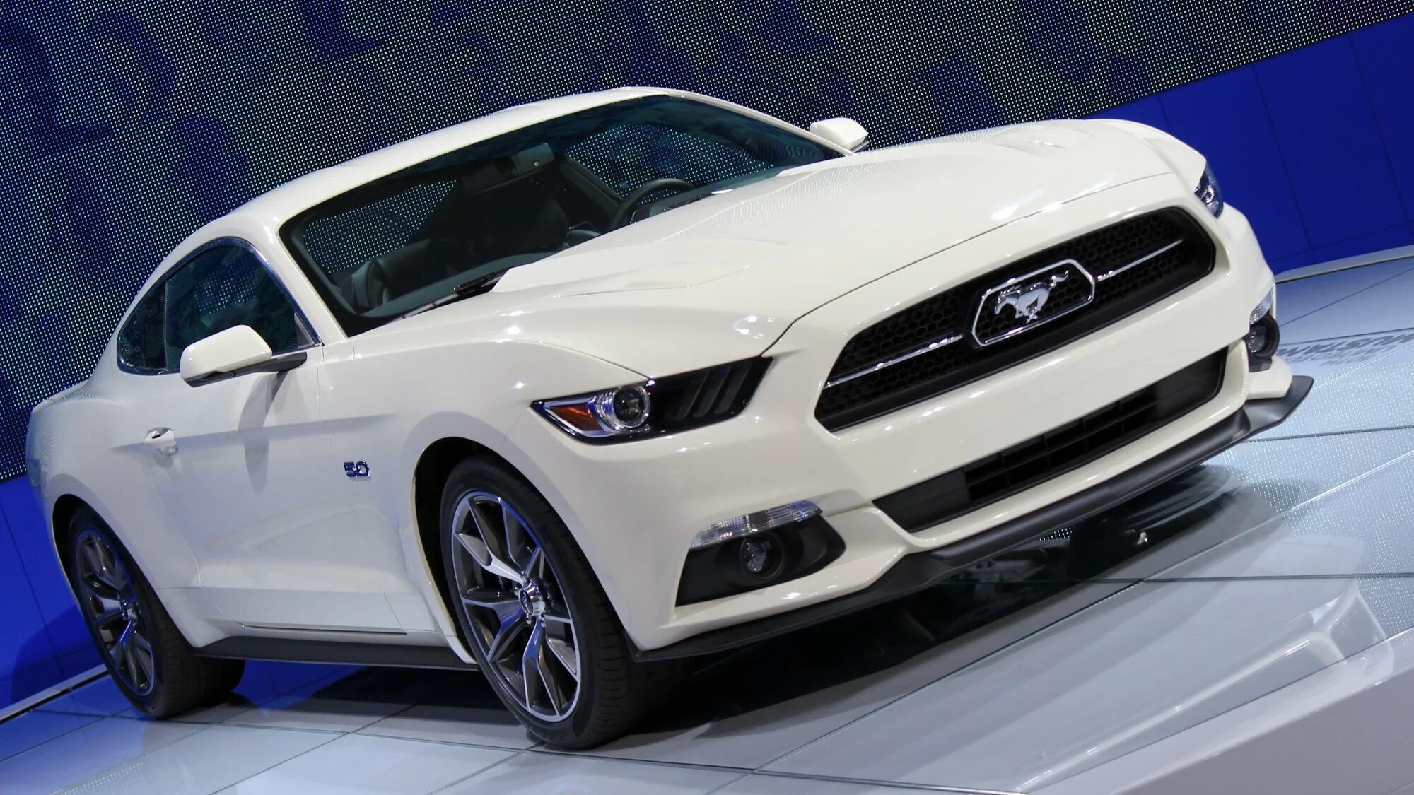 Автомобиль 2015. Форд Мустанг 2015. Ford Mustang 2015. Форд Мустанг 50. Ford Mustang 2014.