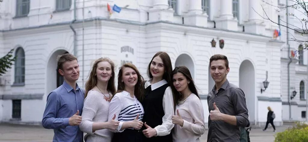 Истфак кем работать. Бакалавр по специальности. Кем можно работать после окончания факультета журналистики. Кем можно работать. Кем работать после менеджмента.