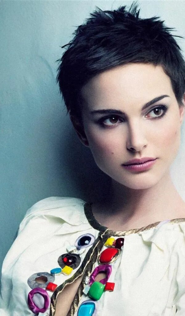 Лица девушек с короткими прическами Pin by Laura Barrantes on Colores de pelo corto Natalie portman short hair, Nata