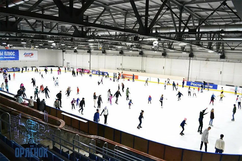 Дворец спорта Орленок Пермь. Орлёнок Пермь каток. Ледовый дворец Орленок Пермь. Спортивный комплекс Орленок Пермь. Ледовый спортивная