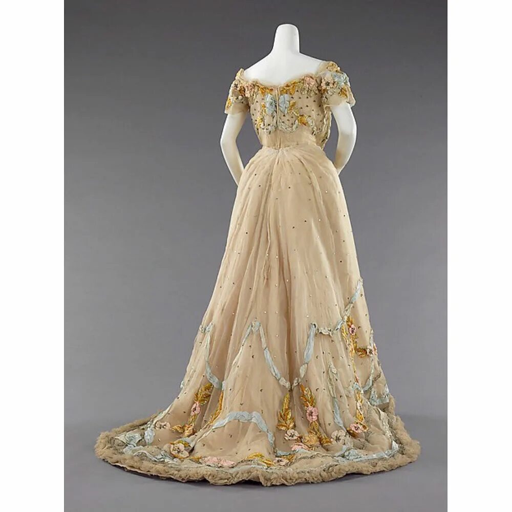 Белье эдвардианской эдвардианской эпохи. Платье уорта 1900. Платья начала. Haute couture 19 века. Платье 19 век эдвардианская.