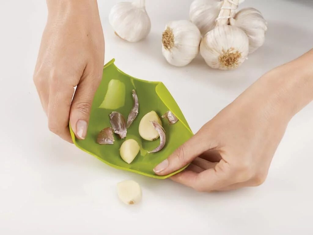 Силиконовая чистилка для чеснока. Чесночная кашица от бородавок. Йод и чеснок от бородавок. Чеснок на лейкопластыре. Чеснок от бородавок.