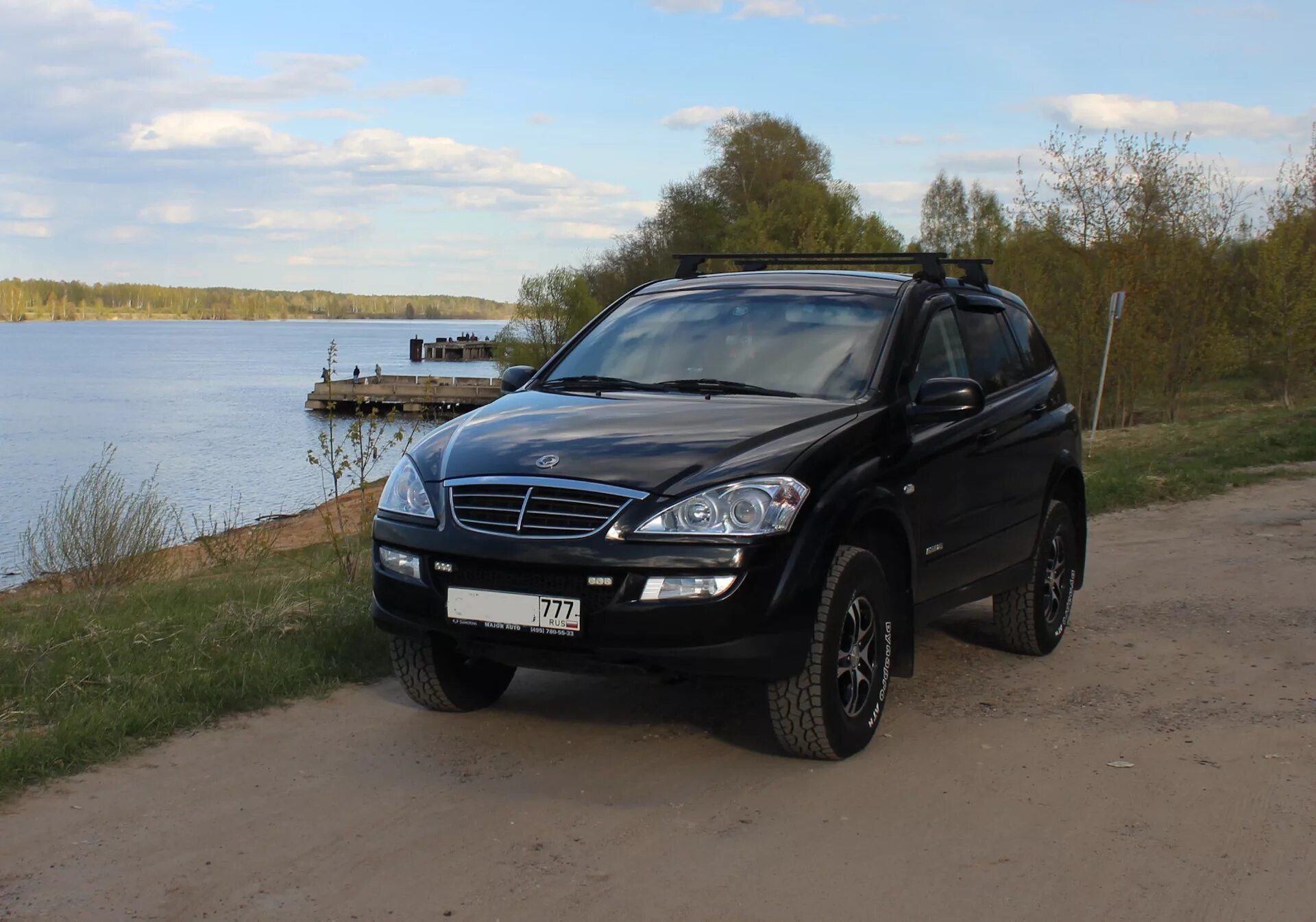 Авито саньенг рекстон. Санг енг Кайрон. Саньенг Кайрон 18. SSANGYONG Kyron Tuning. SSANGYONG Kyron оффроуд.