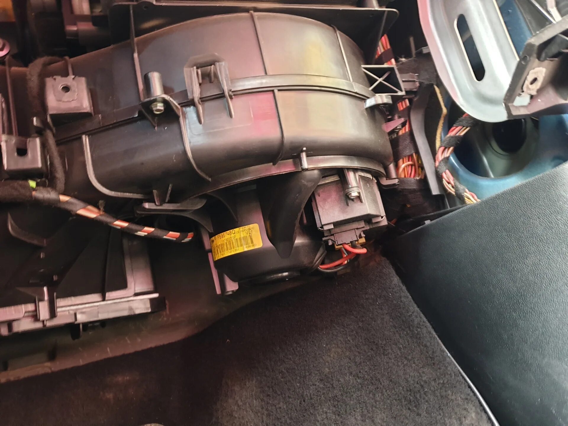 Вентилятор печки шкода тур. Шкода не работает печка. Печка шкода тур 1. Реостат печки skoda fabia 2008. 4.