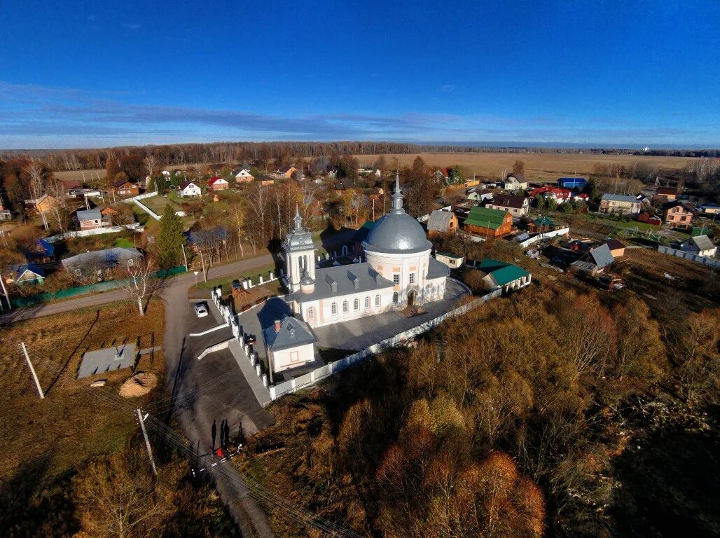 Щеглятьево домодедовский. Церковь рождества христова в щеглятьево. церковь в щеглятьево домодедовский район. деревня щеглятьево домодедовский район. христорождественский храм домодедово деревня щеглятьево.