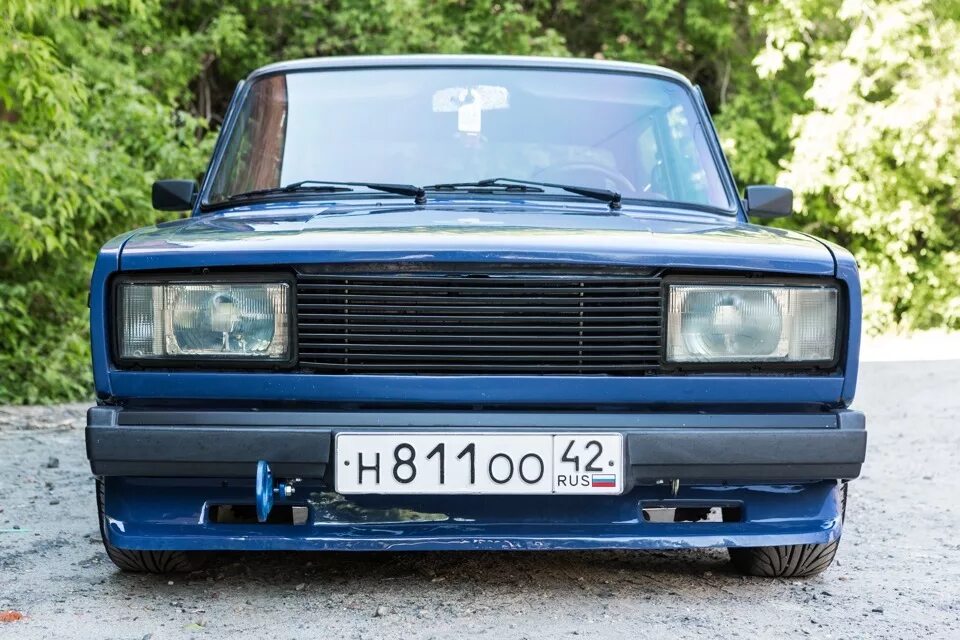 2105 противотуманки. ВАЗ 2105 вихур. Губа вихур на ВАЗ 2105. ВАЗ 2105 решетка с ПТФ. Решетка радиатора ВАЗ 2105.