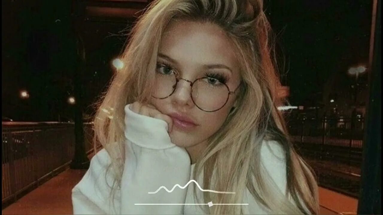 Наизусть знаю твой мобильный khalbi. Наизусть знаю твой мобильный khalbi. Наизусть знаю твой мобильный khalbi. Пой если знаешь песню. Wellay танцуй.