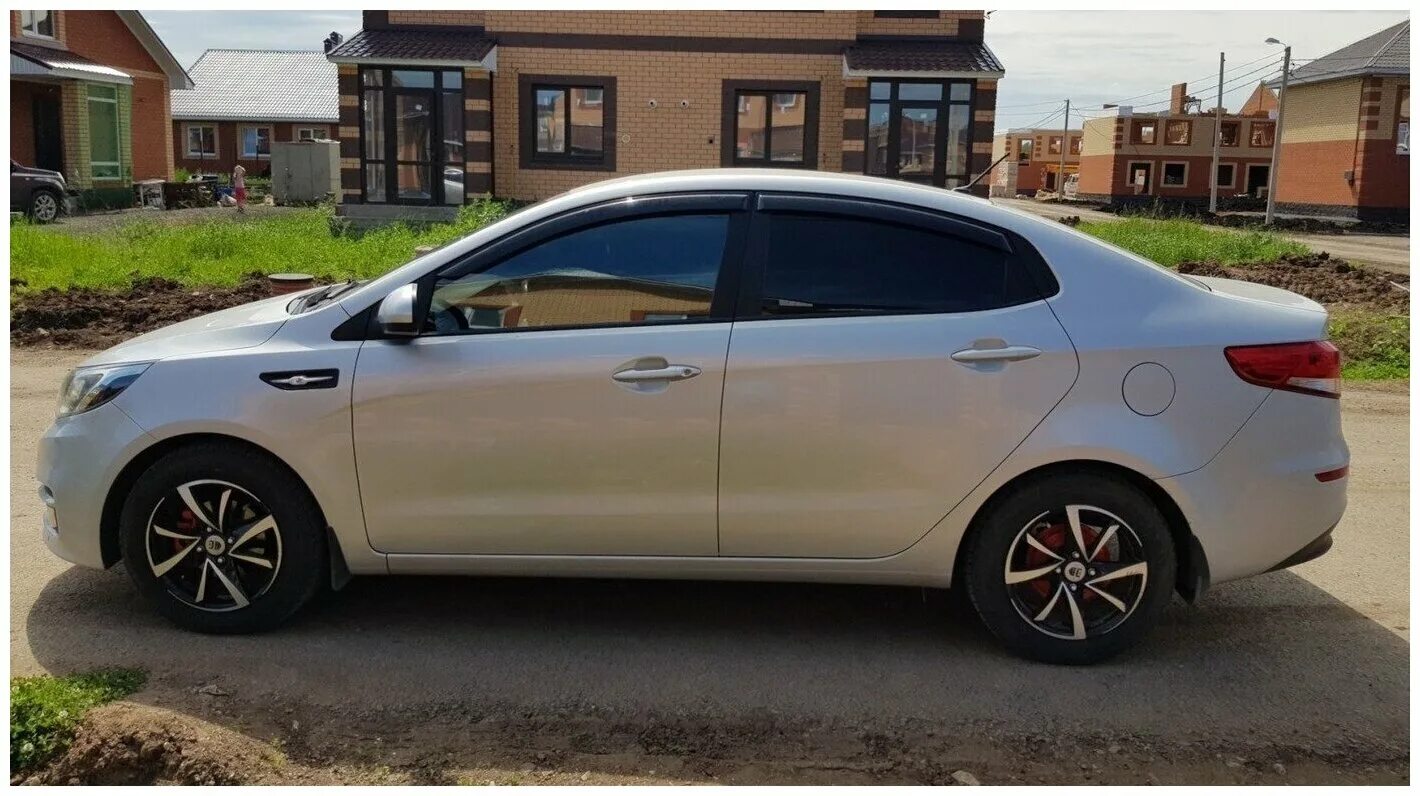 Дефлектор киа рио 3. Дефлекторы Kia Rio 3. Дефлекторы на окна Киа Рио 3 седан. Ветровики Kia Rio седан. Дефлекторы на Киа Рио 3 седан.