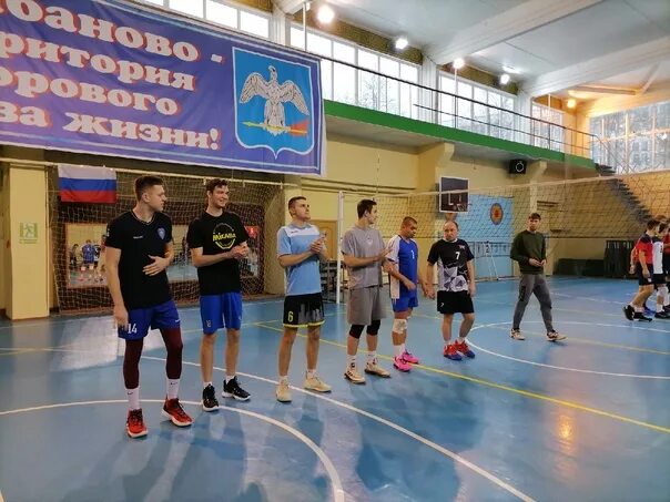 Фок омск зал. Сегодня в спорткомплексе. Спортивный зал с трибунами. Спорткомплекс имени яркового медведовская. Сегодня в спорткомплексе.