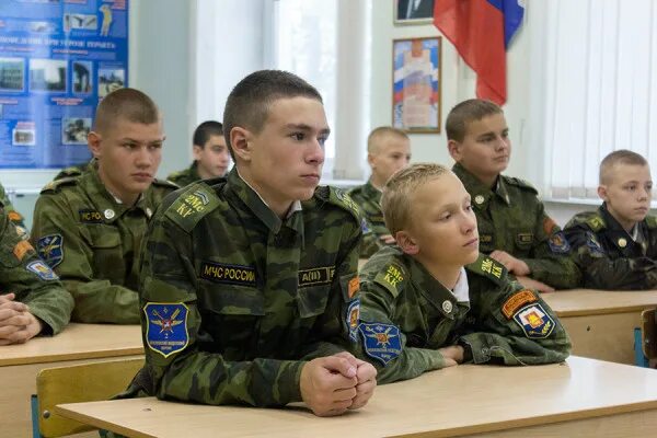 2 московский кадетский корпус. 2мскк второй московский кадетский корпус. 2мскк максимчука. Кадетская школа 1702 петровский кадетский корпус. Форма 2 московского кадетского корпуса мчс.