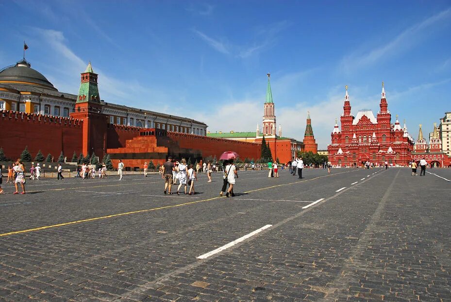 Площадь красной площади в Москве. Ансамбль красной площади. Ансамбль красной площади в Москве. Красная площадь мавзолей Спасская башня. Легкое красная площадь