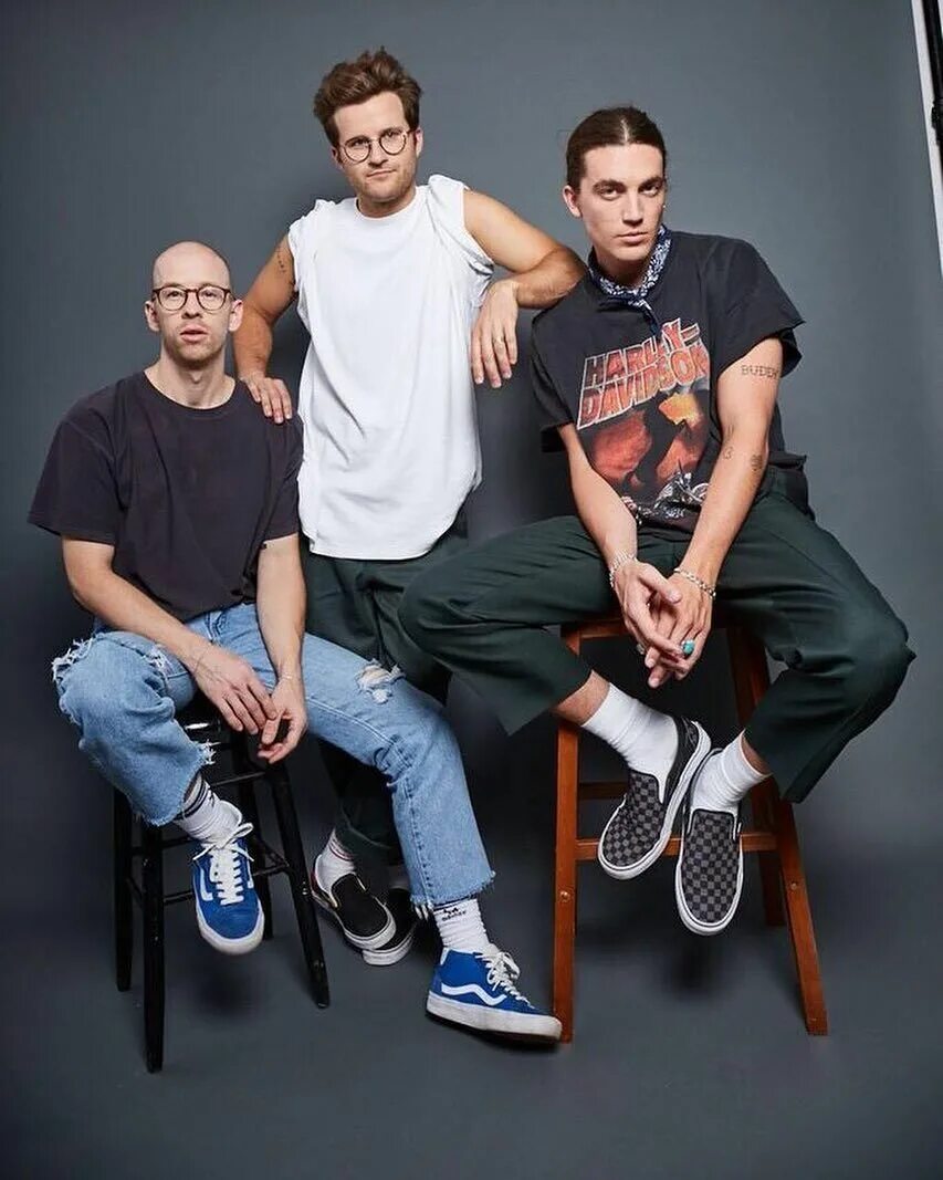 Низких группа. Lany. Группа lany вперед. Группа lany альбомы. Фотосессия группы.