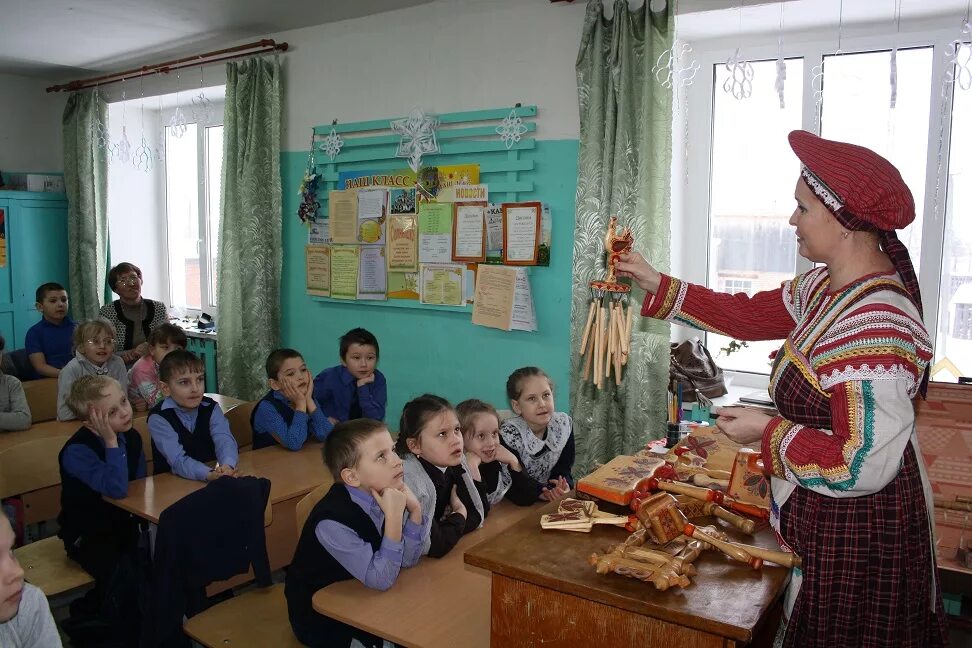 Пон на пермяцком. Коми-Пермяцкий язык. День Коми Пермяцкого языка. Выставка ко Дню Коми-Пермяцкого языка и культуры. Выставка ко Дню Коми Пермяцкого языка.