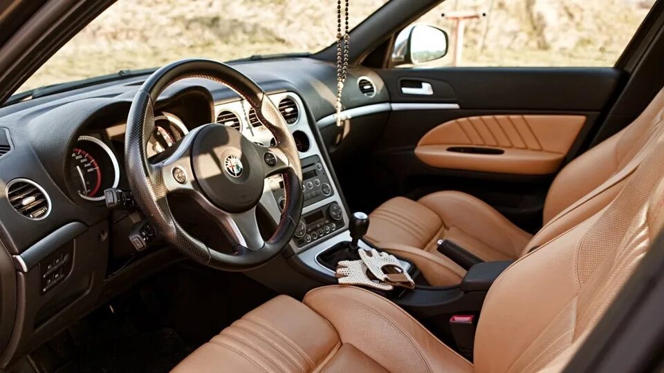 Салон альфа ромео. Альфа Ромео 159 салон. Альфа Ромео 159 ti салон. Alfa Romeo 159 Interior. Альфа Ромео 159 универсал салон.