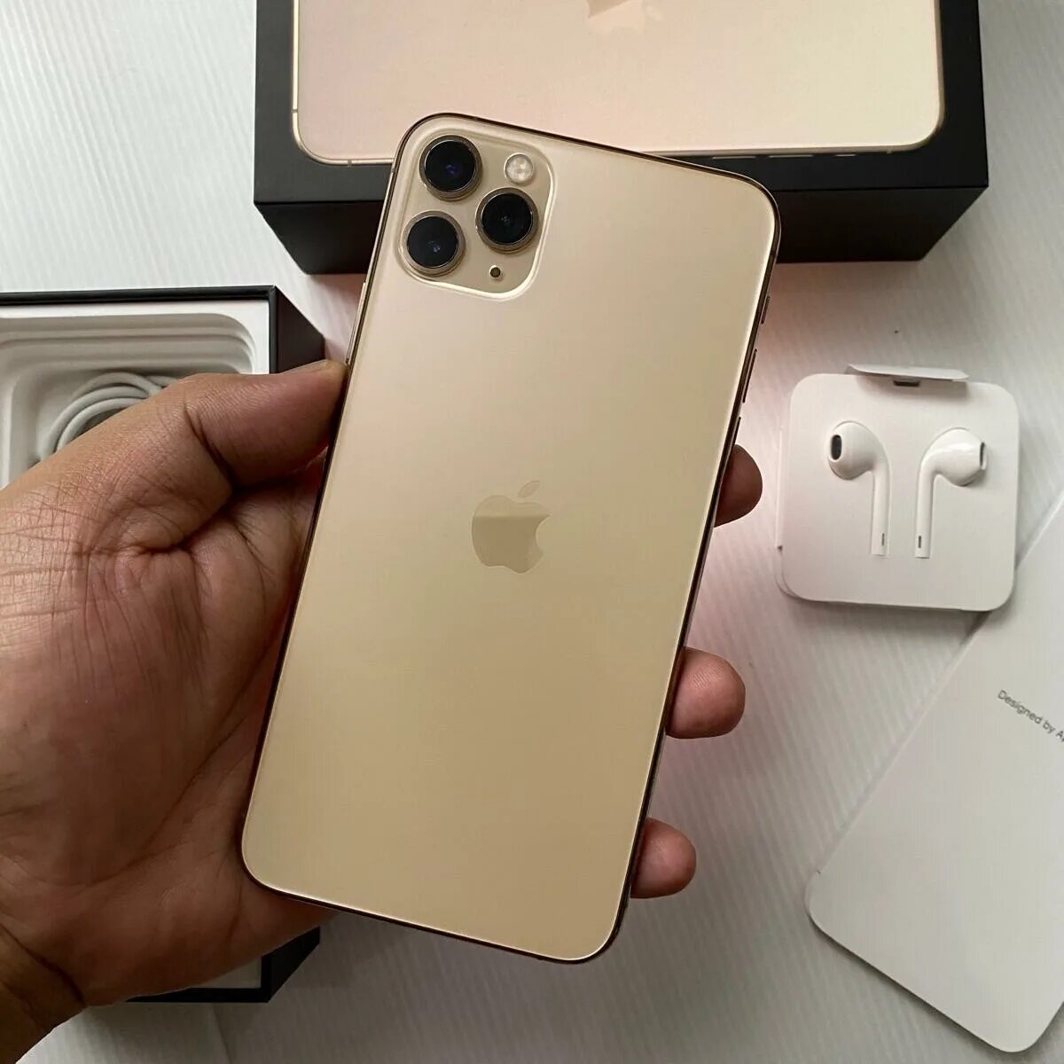 Айфон 11 про 256 новый. Iphone 13 Pro Max Gold. Iphone 11 Pro Max 256gb. Iphone 11 Pro Max Gold. Apple iphone 11 Pro Max 256 ГБ золотой.