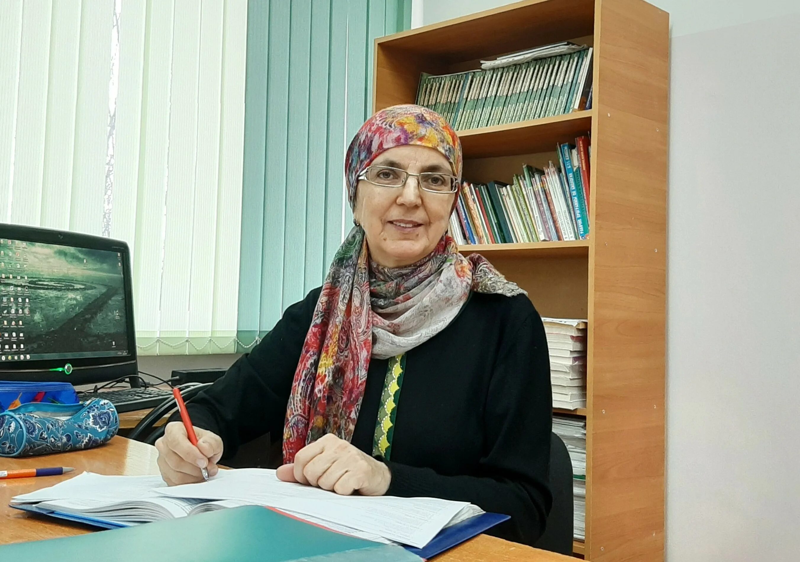 Лингвистическая школа в грозном черноречье. Чеченский институт развития чеченского языка. Чеченская школа. Учителя чеченской республики. Президентский лицей грозный.