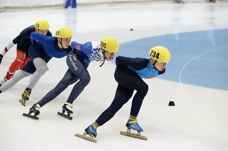 Шорт трек 2023. Конькобежец. Семён елистратов (шорт-трек, 1500 м). Соревнования шорт трек. Шорт трекист елистратов.