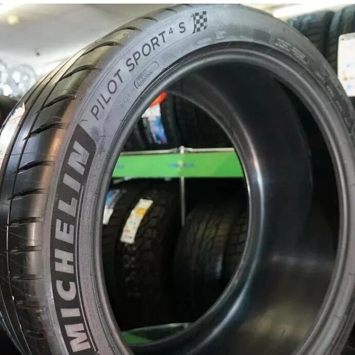 Мишлен пилот спорт 4s. Шины Мишлен пилот спорт 4 s. 225/40 R19 Michelin Pilot Sport 4s. Michelin Pilot Sport 4 s 275/35 r22. Шины michelin pilot sport 4 xl