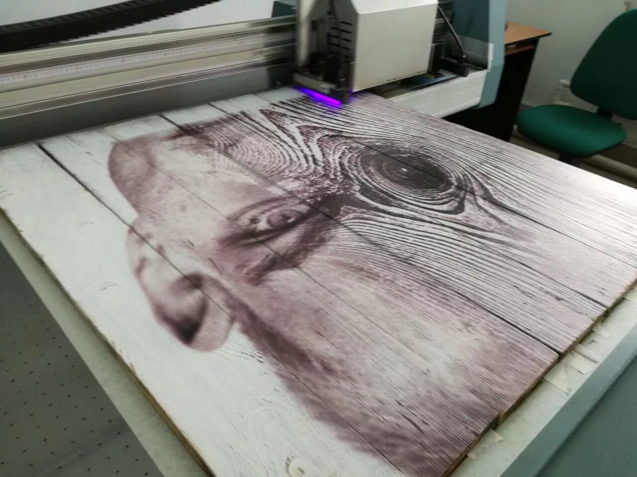 Цветная печать по дереву. Принты с деревьями. Картины на деревянных досках. Принт на дереве. Ультрафиолетовая печать на дереве.