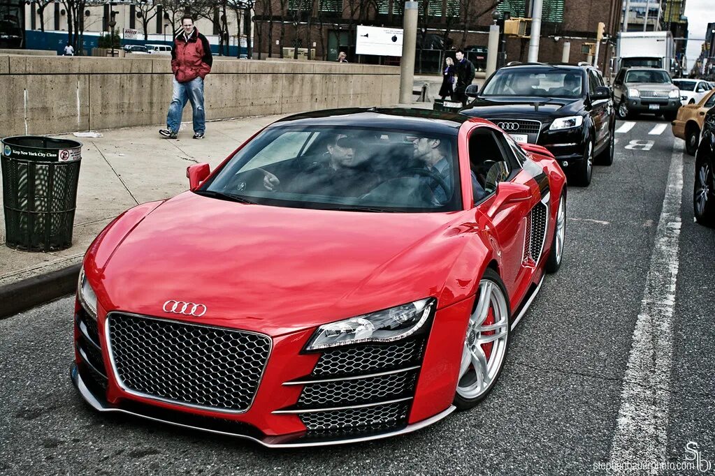 Ауди r8 v10. Машины лионеля месси. Audi r8 1. R8 v12 tdi. Машина ауди r8.