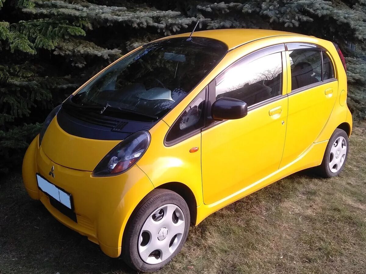 Mitsubishi i-miev 2011. Mitsubishi me. Mitsubishi i-miev микроавтобус. Mitsubishi me. Mitsubishi i 2006.