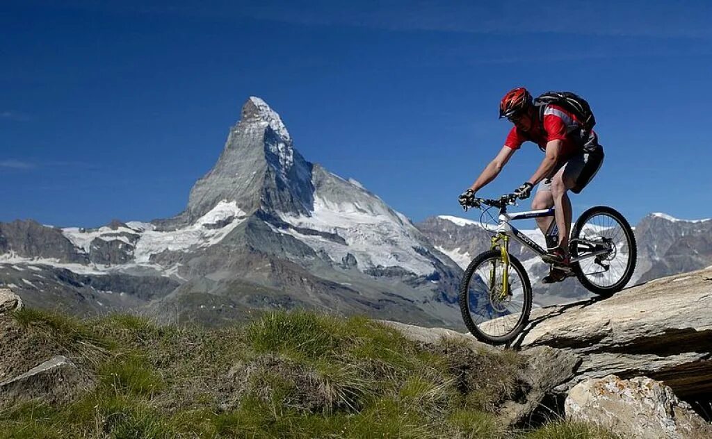Велосипед скорость на горах. Велосипед горный Mountain Bike. Горный велотуризм. Велосипед в горах. Велосипед на фоне гор.