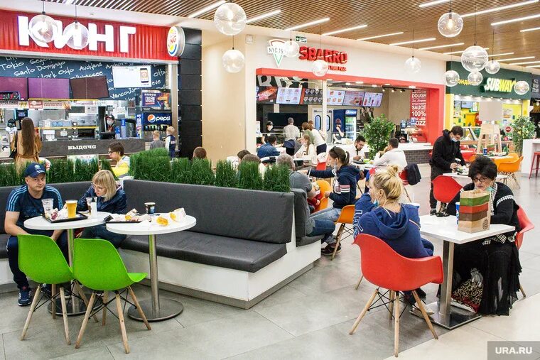 Жемчужная плаза фудкорт. Фудкорты в тц. Райкин плаза фуд корт. Фиеста фудкорт. Фудкорт детский.