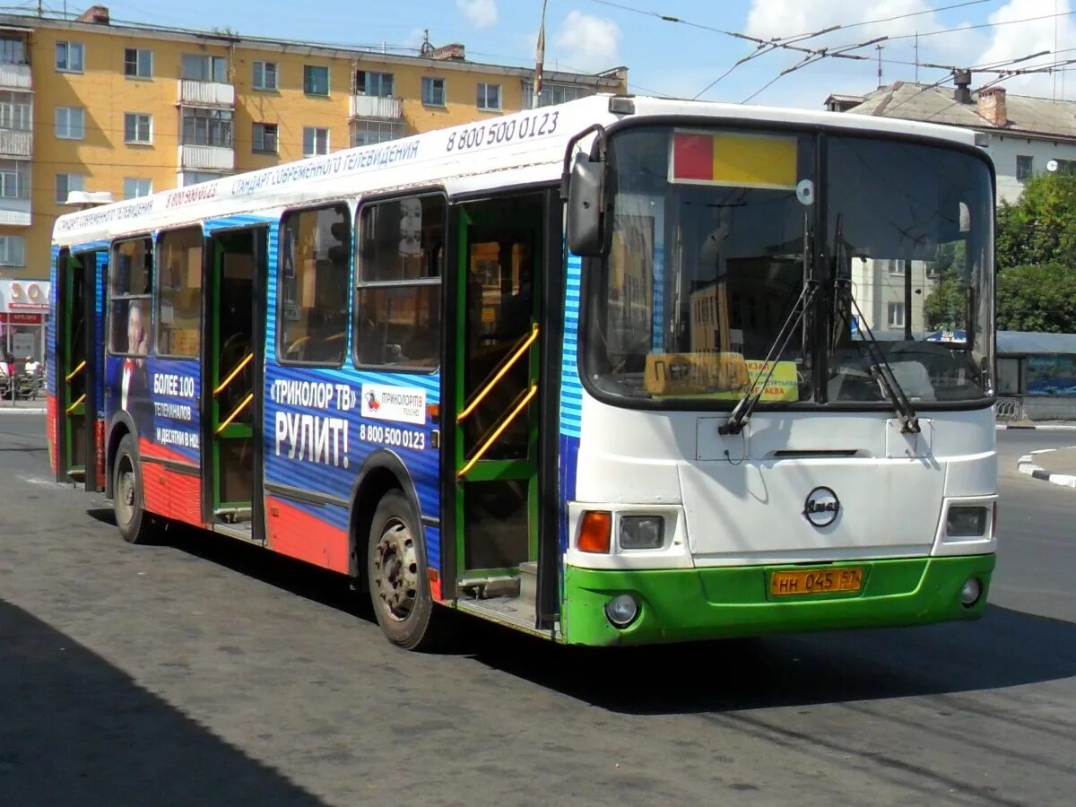 Автобусы нн. ЛИАЗ 5256.26. ЛИАЗ 5256 26 Нижний Новгород. ЛИАЗ 5256.26 панель приборов. Автобус НН.