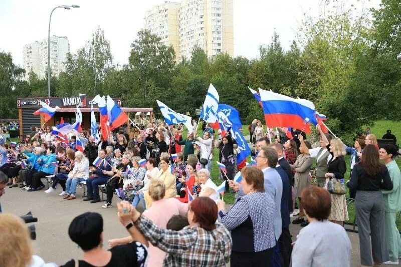 день флага мурманск. долгопрудный праздник города. нижнеудинск 2023 год. школа 6 долгопрудный 2022. субботник в подмосковье 2021.