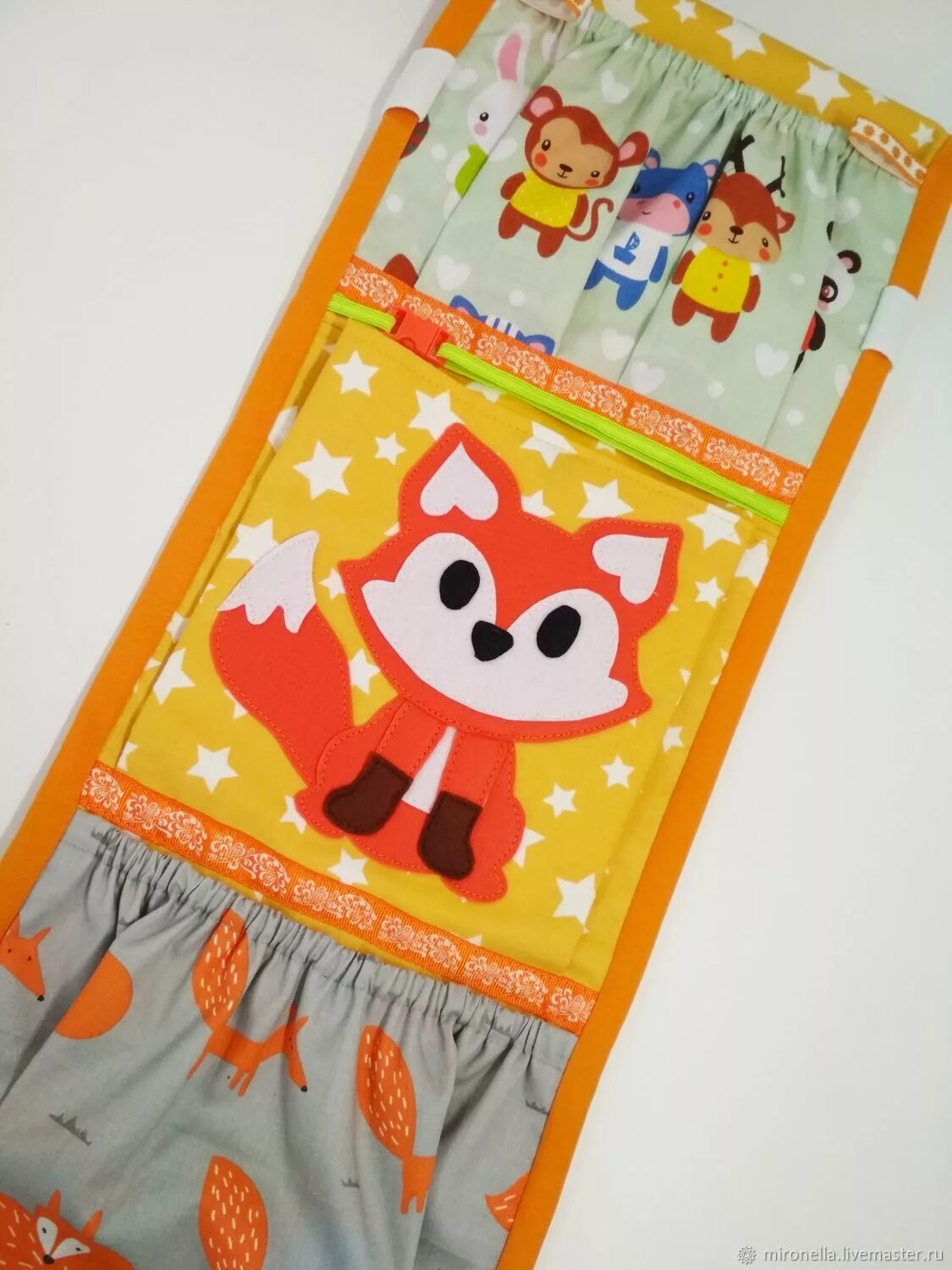 В детский шкафчик кармашки своими руками. Кармашки для детского сада. Кармашки для детского сада в шкафчик. В детский шкафчик кармашки своими руками. Органайзер на шкафчик в детский.