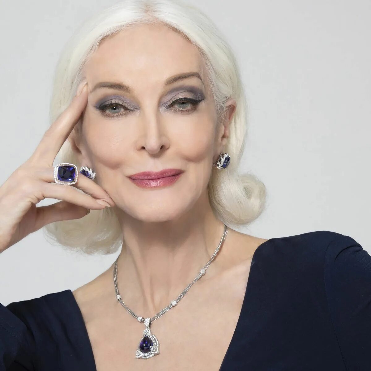 89 лет женщине